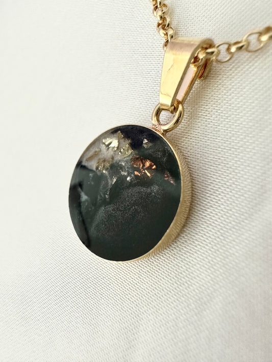 Dark necklace with stones